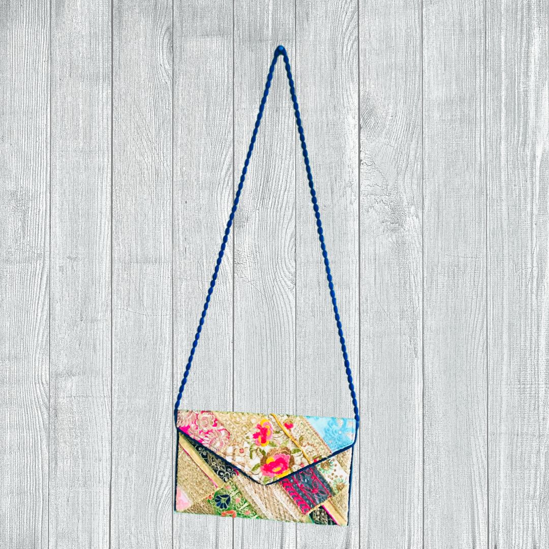 Love My Clutch - Equal Entrance