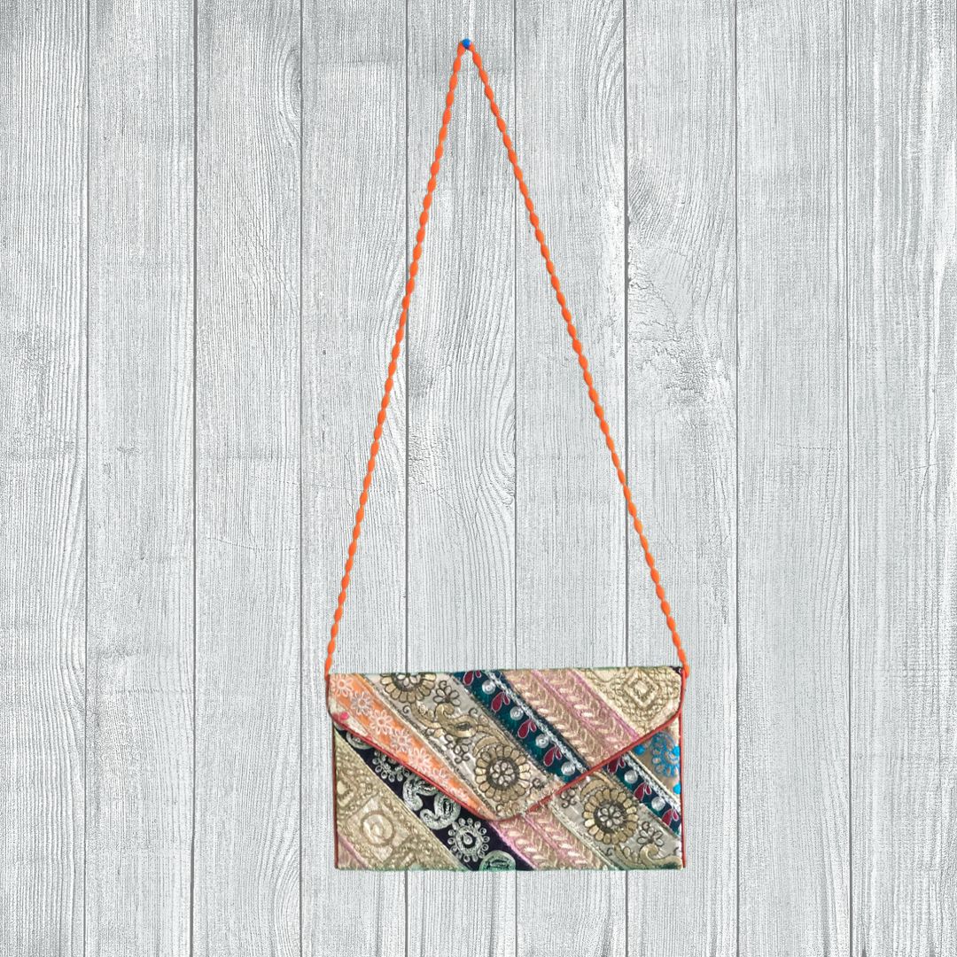 Love My Clutch - Equal Entrance